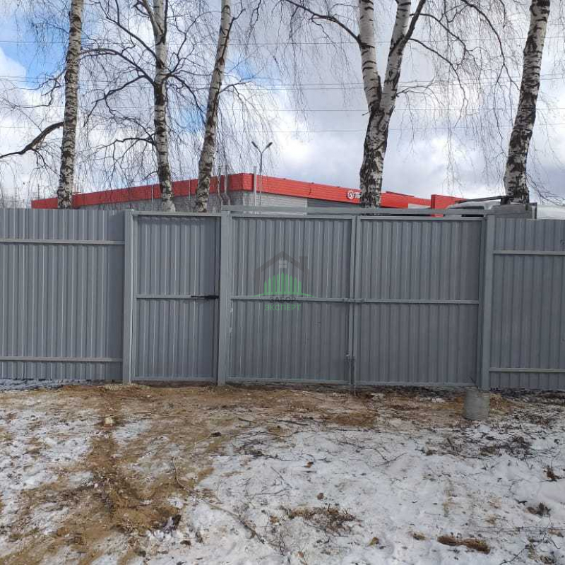 Забор из профнастила с утрамбовкой щебнем 10 соток в Москве