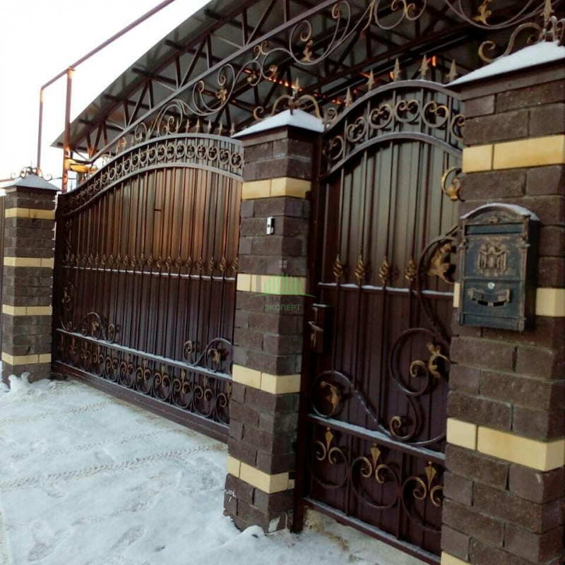 Откатные ворота с ковкой в Москве пример 07