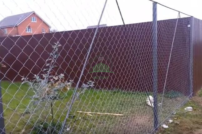 Забор из сетки рабица 12 метров в натяг в Москве