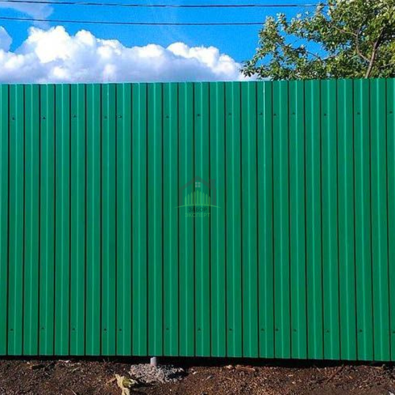 Забор из профнастила с утрамбовкой щебнем 65 метров в Москве