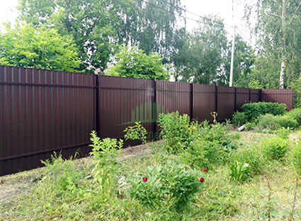 Забор из профнастила с забивными столбами 80 метров в Москве