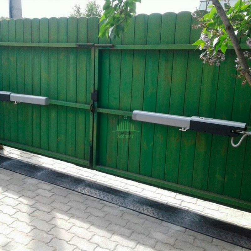 Распашные ворота с дистанционным управлением в Москве Пример 10