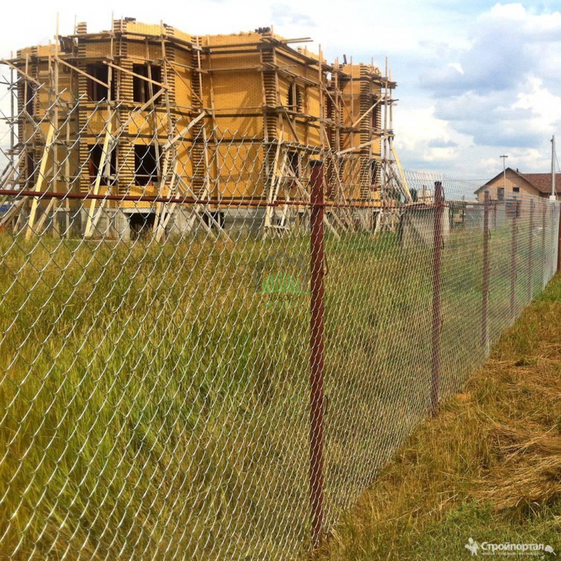 Забор из сетки рабица 70 метров в натяг в Москве