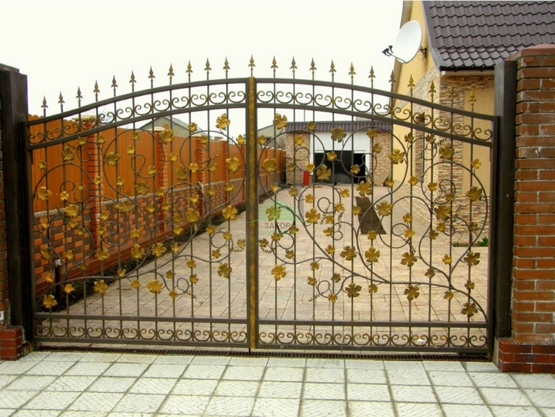 Каванные распашные ворота в Москве Пример 4